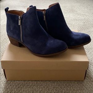 Navy blue booties